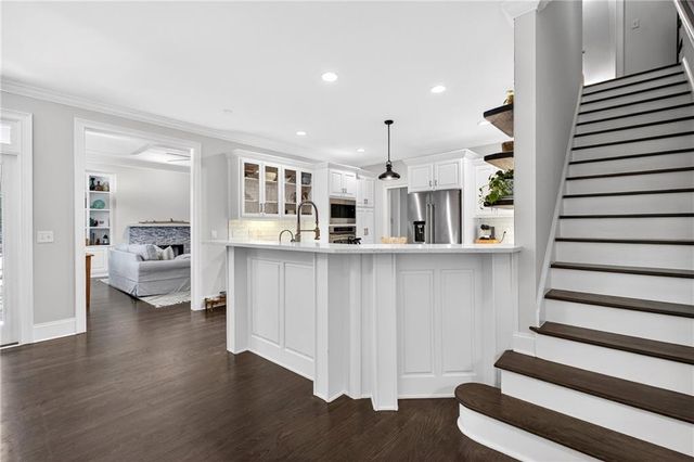 800 E Shore Drive, Canton, GA 30114