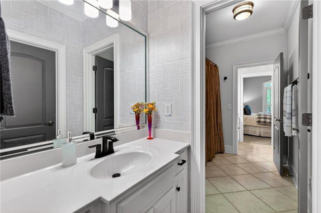800 E Shore Drive, Canton, GA 30114