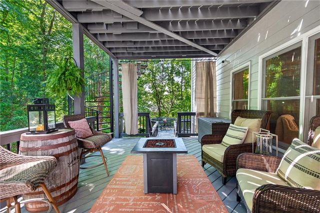 800 E Shore Drive, Canton, GA 30114