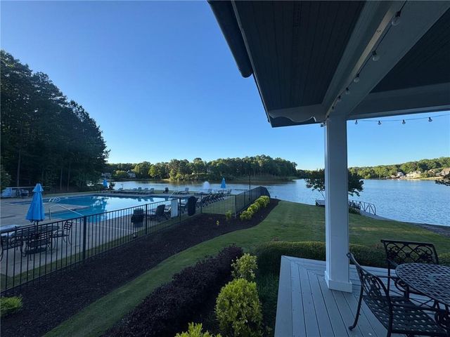 800 E Shore Drive, Canton, GA 30114