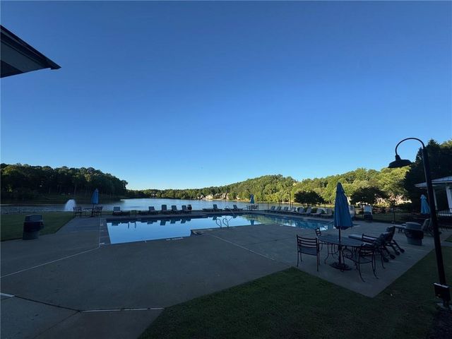 800 E Shore Drive, Canton, GA 30114