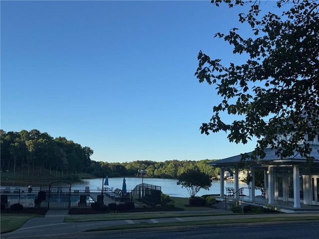 800 E Shore Drive, Canton, GA 30114