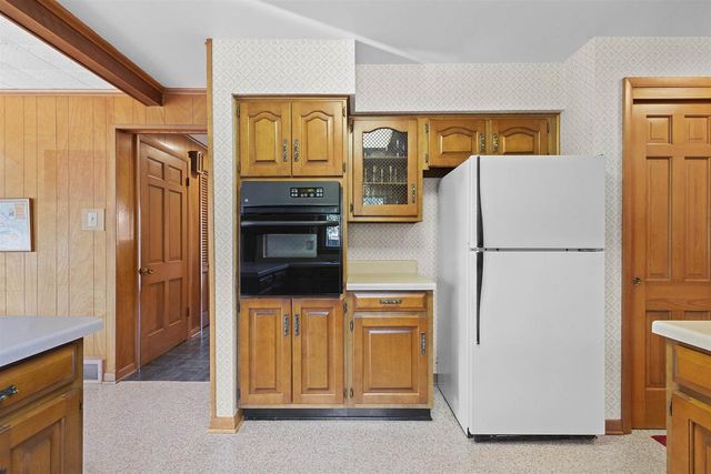 907 ERNST DRIVE, Green Bay, WI 54304