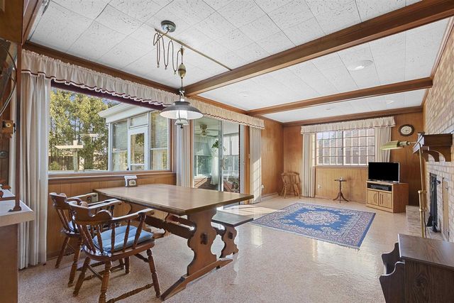 907 ERNST DRIVE, Green Bay, WI 54304