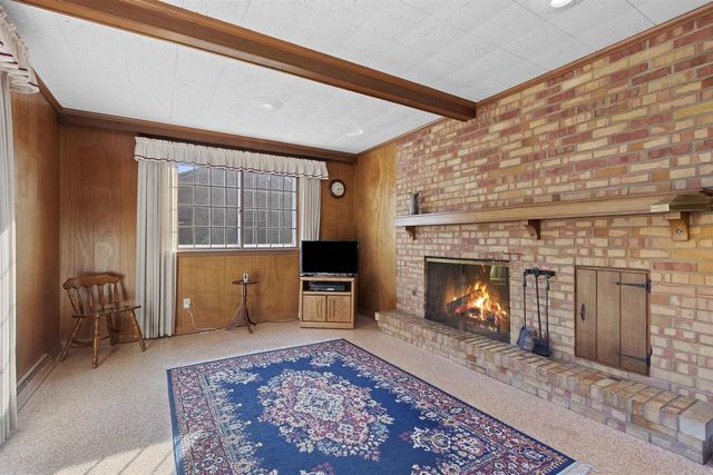 907 ERNST DRIVE, Green Bay, WI 54304