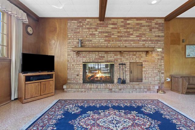 907 ERNST DRIVE, Green Bay, WI 54304