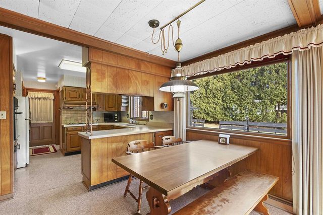 907 ERNST DRIVE, Green Bay, WI 54304