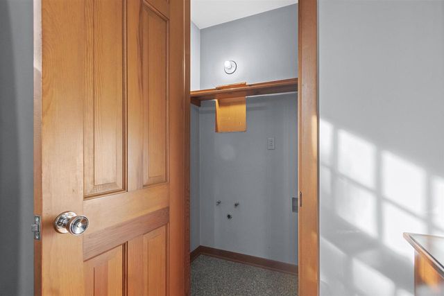 907 ERNST DRIVE, Green Bay, WI 54304