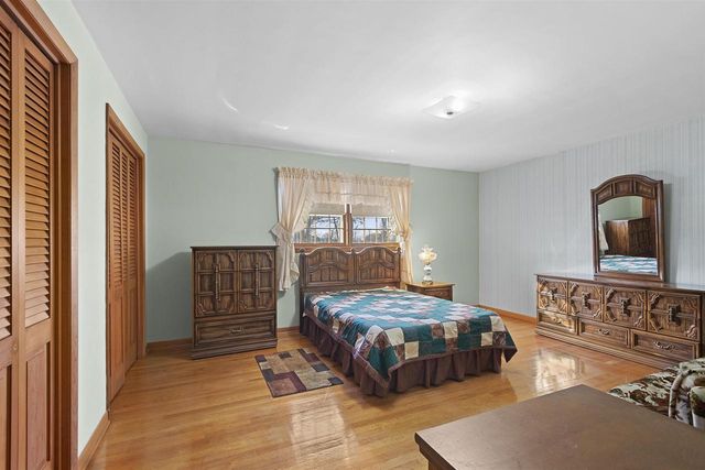 907 ERNST DRIVE, Green Bay, WI 54304