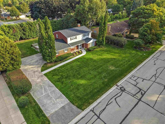 907 ERNST DRIVE, Green Bay, WI 54304