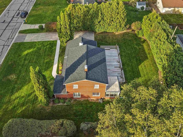 907 ERNST DRIVE, Green Bay, WI 54304