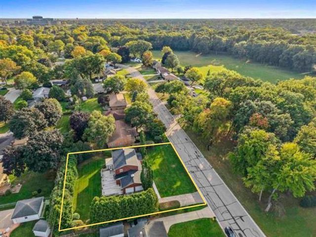 907 ERNST DRIVE, Green Bay, WI 54304