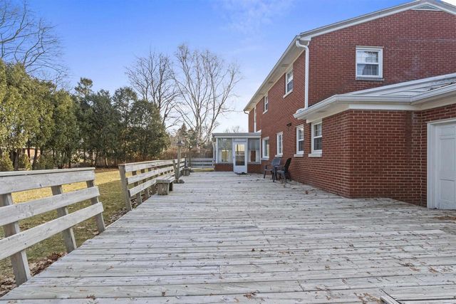 907 ERNST DRIVE, Green Bay, WI 54304