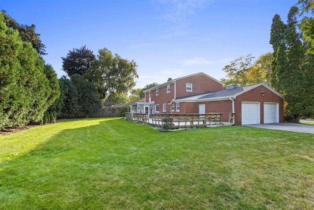 907 ERNST DRIVE, Green Bay, WI 54304