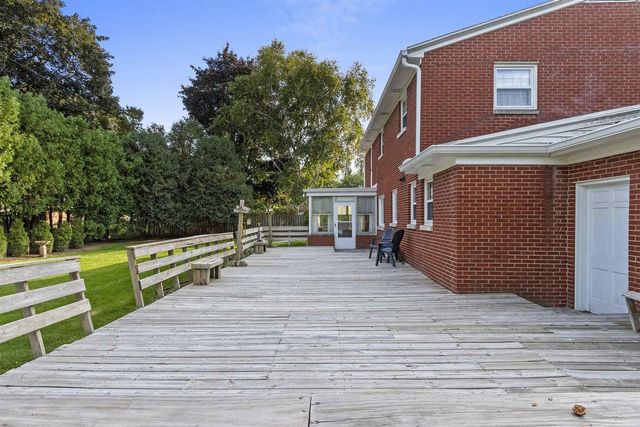 907 ERNST DRIVE, Green Bay, WI 54304