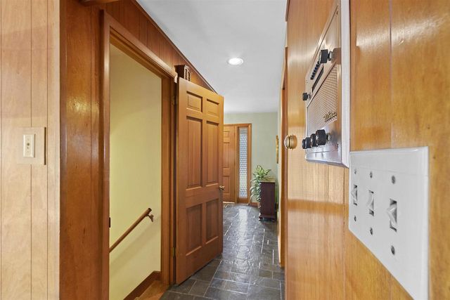 907 ERNST DRIVE, Green Bay, WI 54304