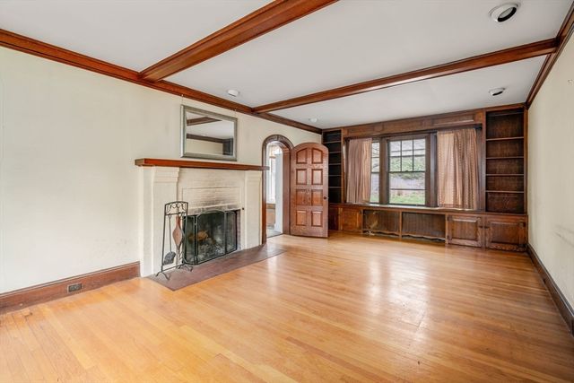 10 Stoneleigh Cir, Watertown, MA 02472