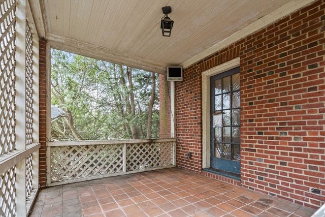 10 Stoneleigh Cir, Watertown, MA 02472
