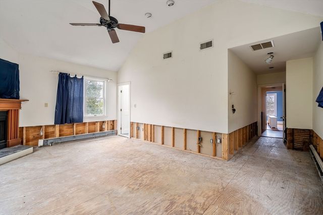 10 Stoneleigh Cir, Watertown, MA 02472