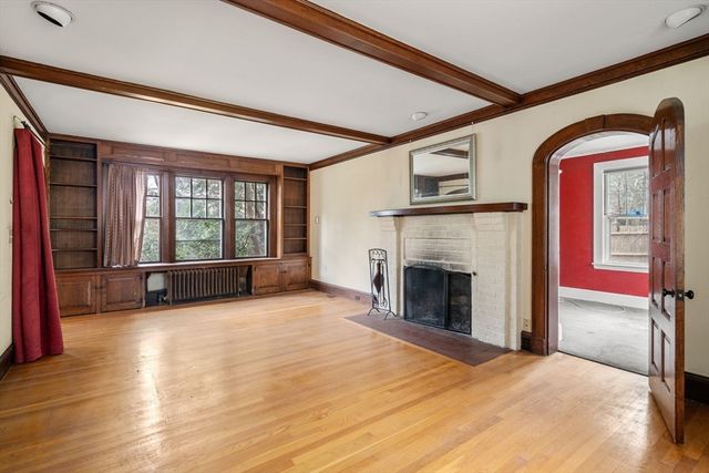 10 Stoneleigh Cir, Watertown, MA 02472