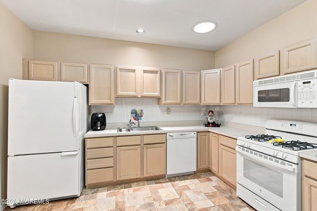 405 Harrier Drive 405, Monroe Twp, NJ 08831