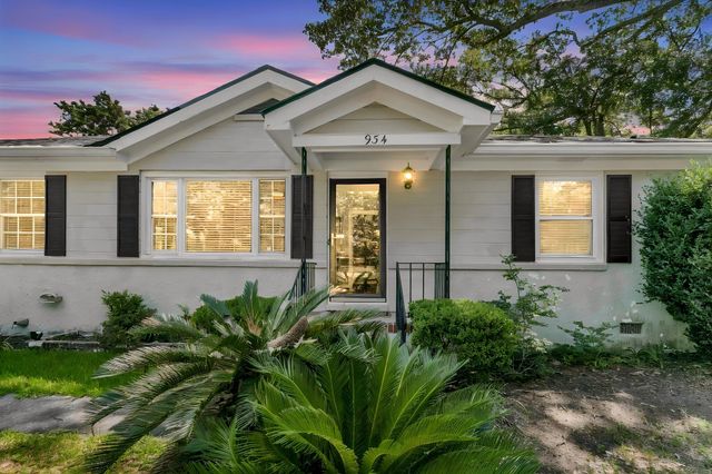 934 Yorktown Drive, Charleston, SC 29412
