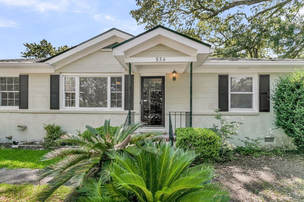 934 Yorktown Drive, Charleston, SC 29412