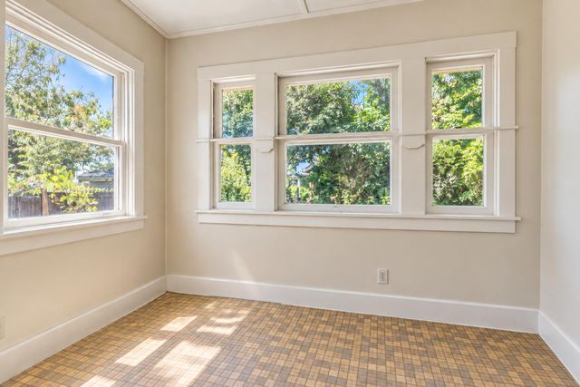 451 Cleveland Ave, Sacramento, CA 95833