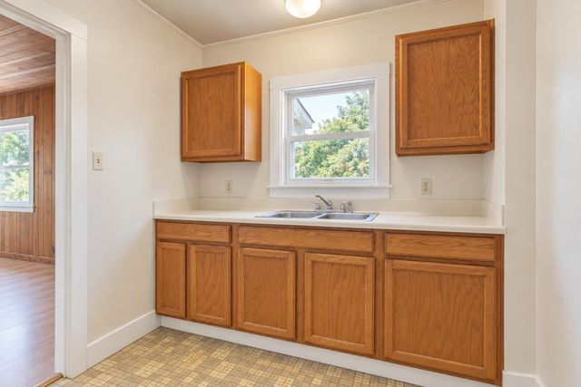 451 Cleveland Ave, Sacramento, CA 95833