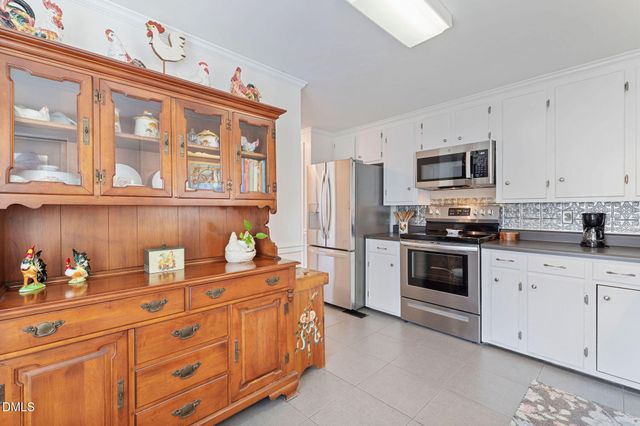 313 N Breazeale Avenue, Mount Olive, NC 28365