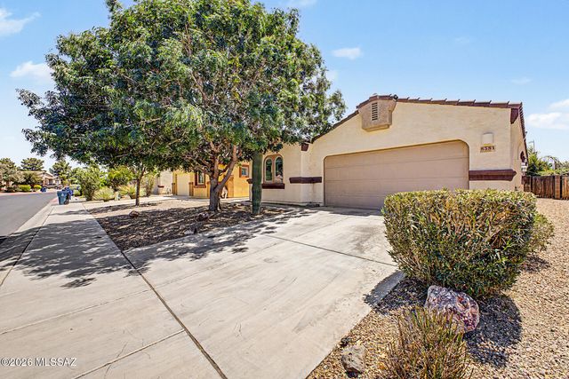 8581 N Continental Links Drive, Tucson, AZ 85743