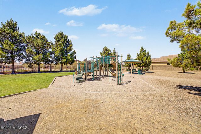 8581 N Continental Links Drive, Tucson, AZ 85743