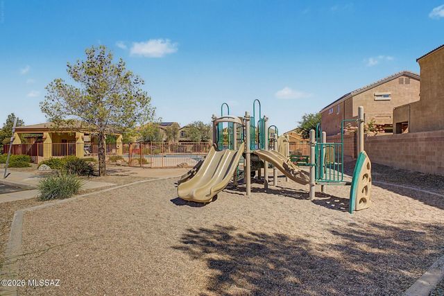 8581 N Continental Links Drive, Tucson, AZ 85743