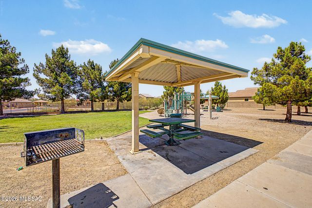 8581 N Continental Links Drive, Tucson, AZ 85743
