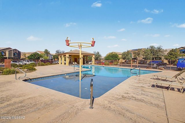 8581 N Continental Links Drive, Tucson, AZ 85743