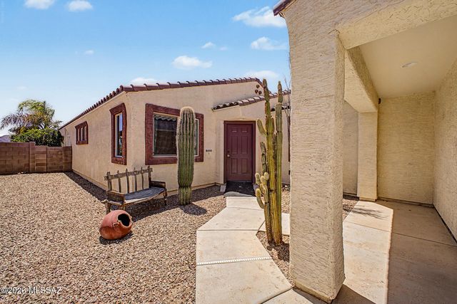 8581 N Continental Links Drive, Tucson, AZ 85743