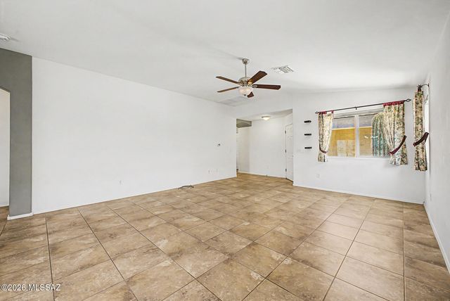 8581 N Continental Links Drive, Tucson, AZ 85743