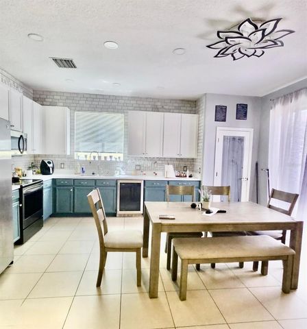 12135 FOX BLOOM AVENUE, Gibsonton, FL 33534