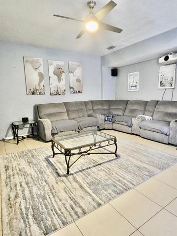 12135 FOX BLOOM AVENUE, Gibsonton, FL 33534