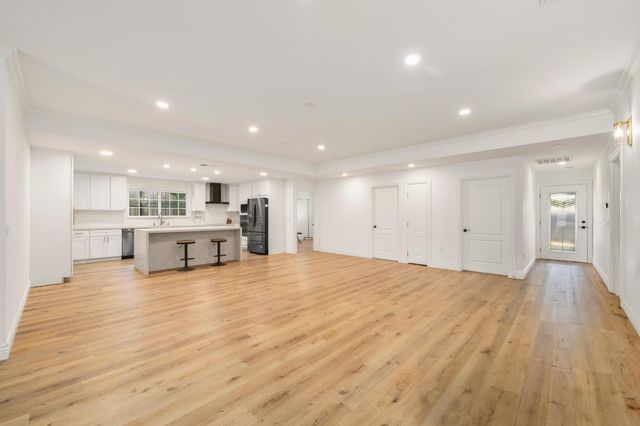 5049 Holyoke Way, Sacramento, CA 95841