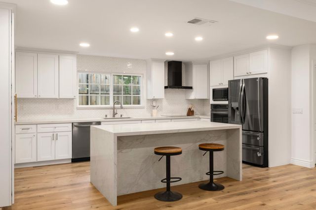 5049 Holyoke Way, Sacramento, CA 95841