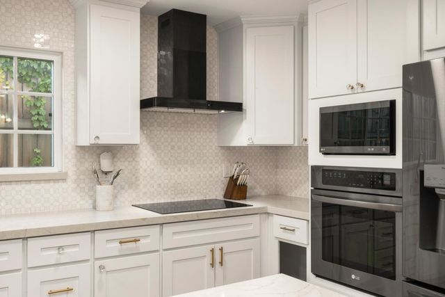 5049 Holyoke Way, Sacramento, CA 95841