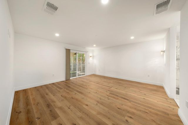 5049 Holyoke Way, Sacramento, CA 95841