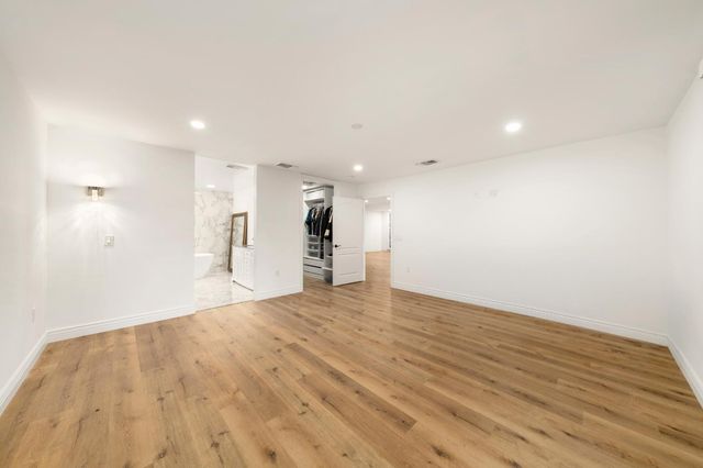 5049 Holyoke Way, Sacramento, CA 95841