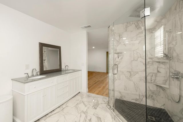 5049 Holyoke Way, Sacramento, CA 95841