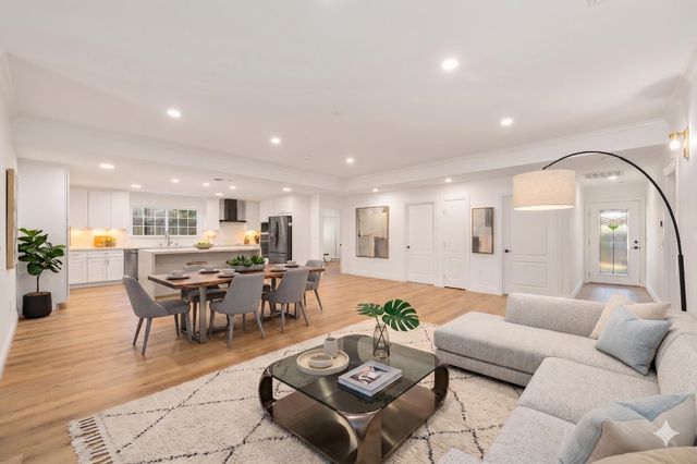 5049 Holyoke Way, Sacramento, CA 95841