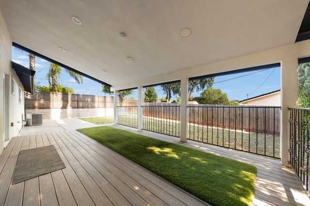 5049 Holyoke Way, Sacramento, CA 95841