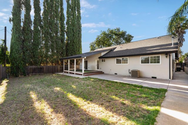 5049 Holyoke Way, Sacramento, CA 95841