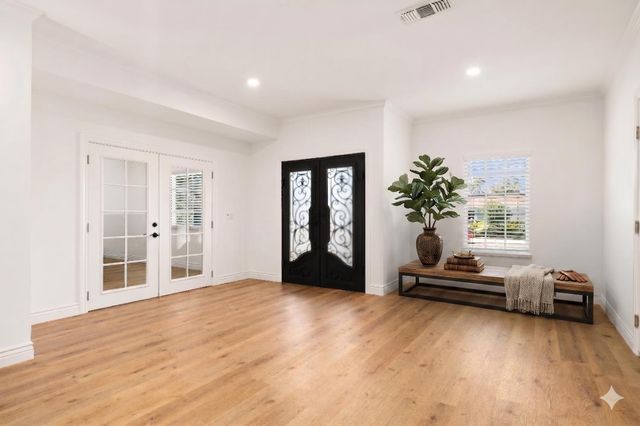 5049 Holyoke Way, Sacramento, CA 95841