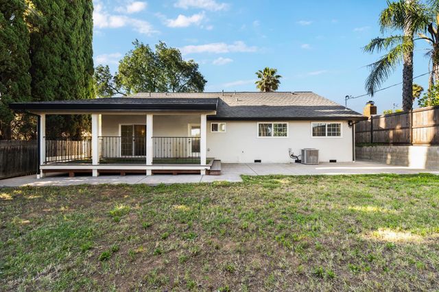 5049 Holyoke Way, Sacramento, CA 95841